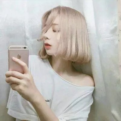 在阳光下腐烂